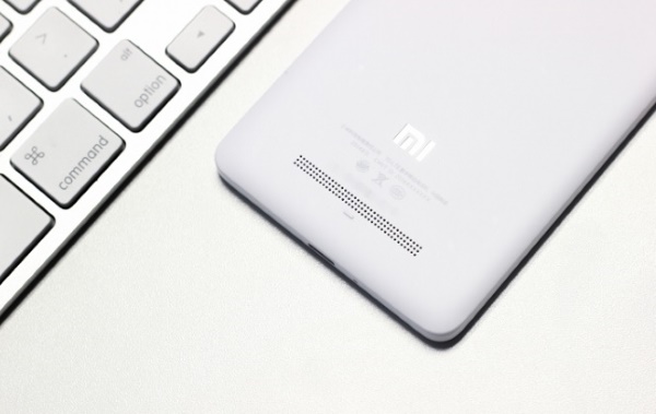 Xiaomi Mi 4i thiết kế thanh nguyên khối