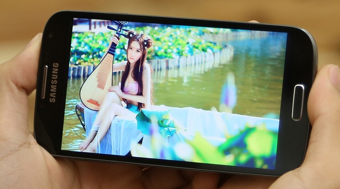 Mua Samsung Galaxy S4 Docomo