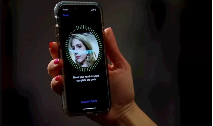 Nguyên nhân iPhone bị mất Face ID do làm rơi hoặc vào nước