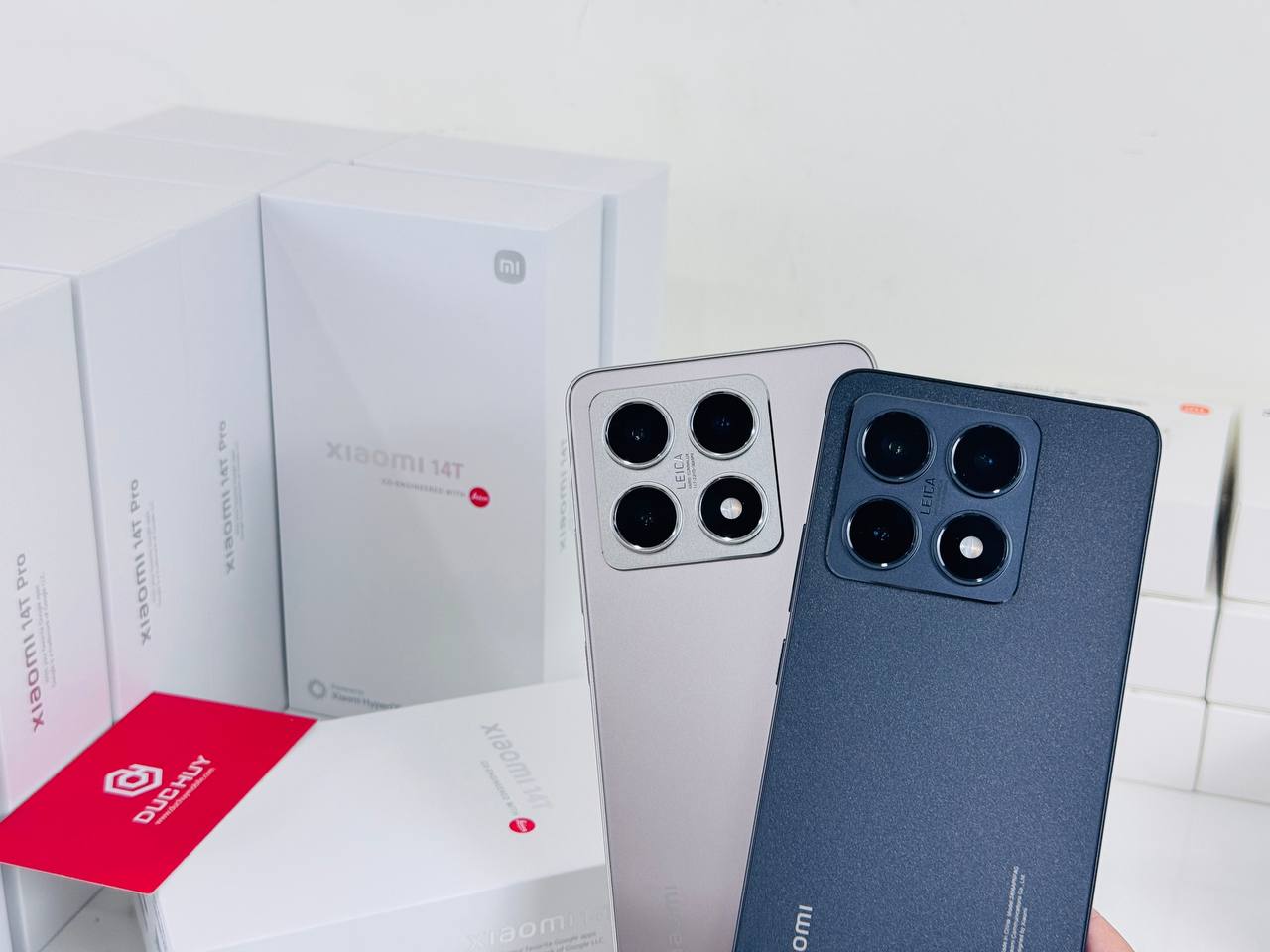 mặt lưng của Xiaomi 14T có 3 camera