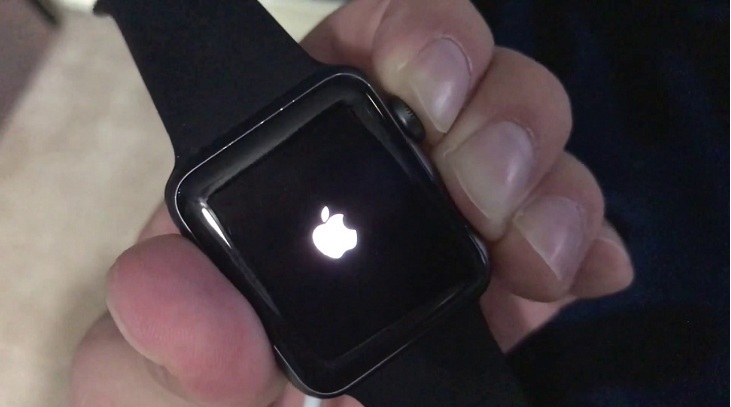 Cách reset Apple Watch bằng force Restart