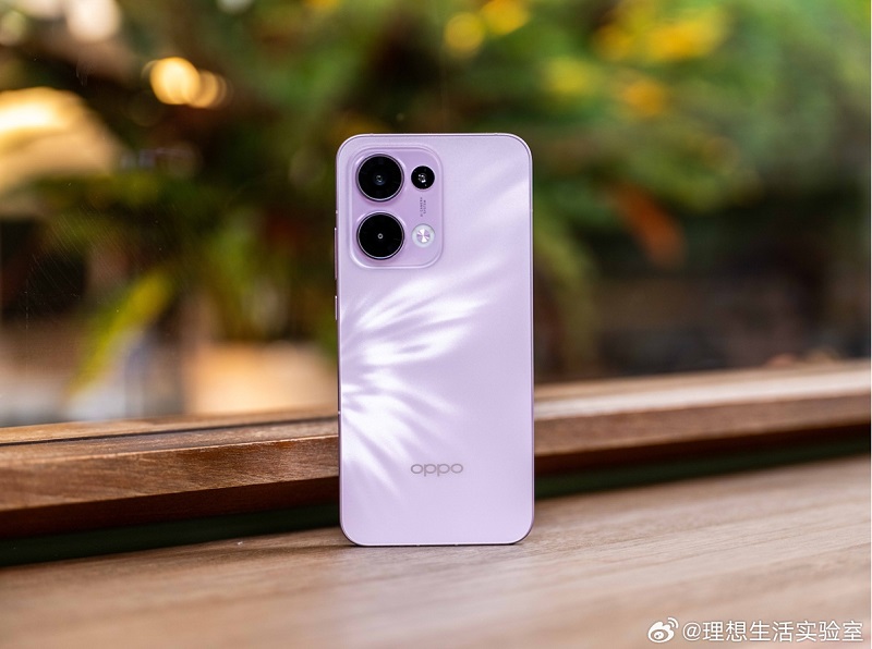 OPPO Reno13 và OPPO Reno13 Pro có pin bền bỉ, sạc siêu nhanh