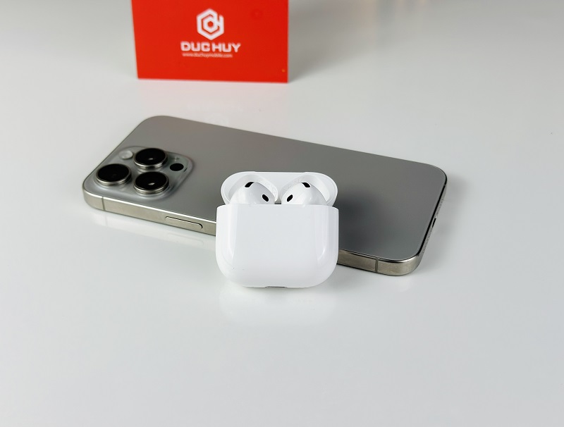 Cảm giác đeo tai nghe AirPods 4 ANC rất thoải mái