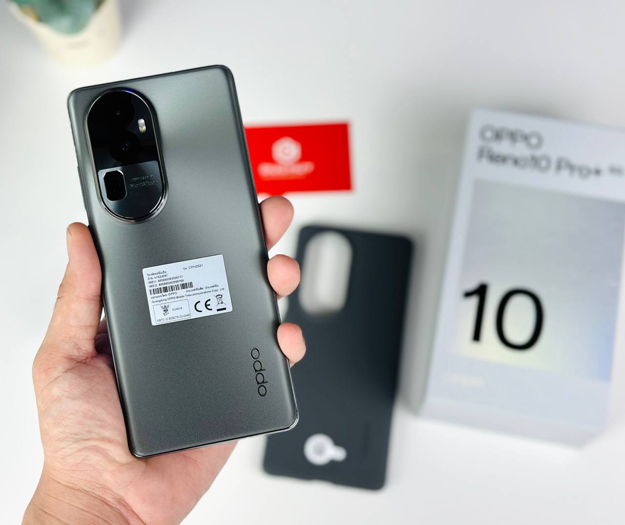 ngoại hình Oppo Reno10 Pro Plus 5G trẻ trung