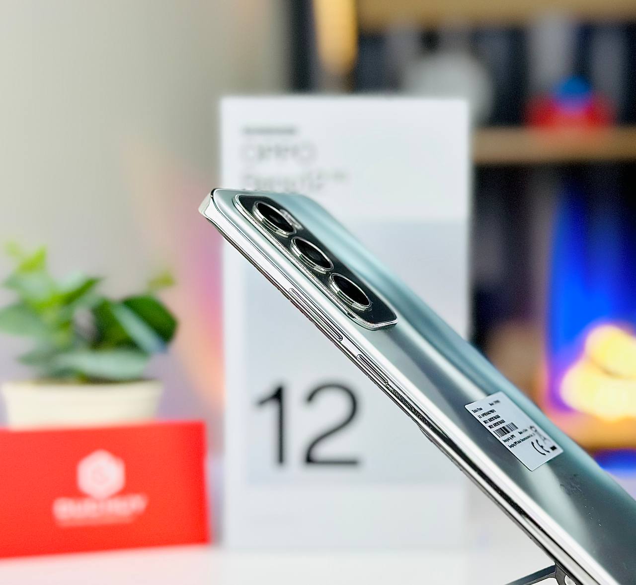 OPPO Reno12 5G có thiết kế trẻ trung