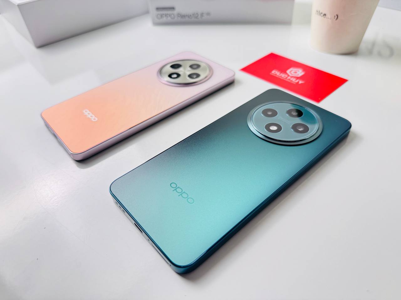 OPPO Reno 12F 5G có 2 màu trẻ trung