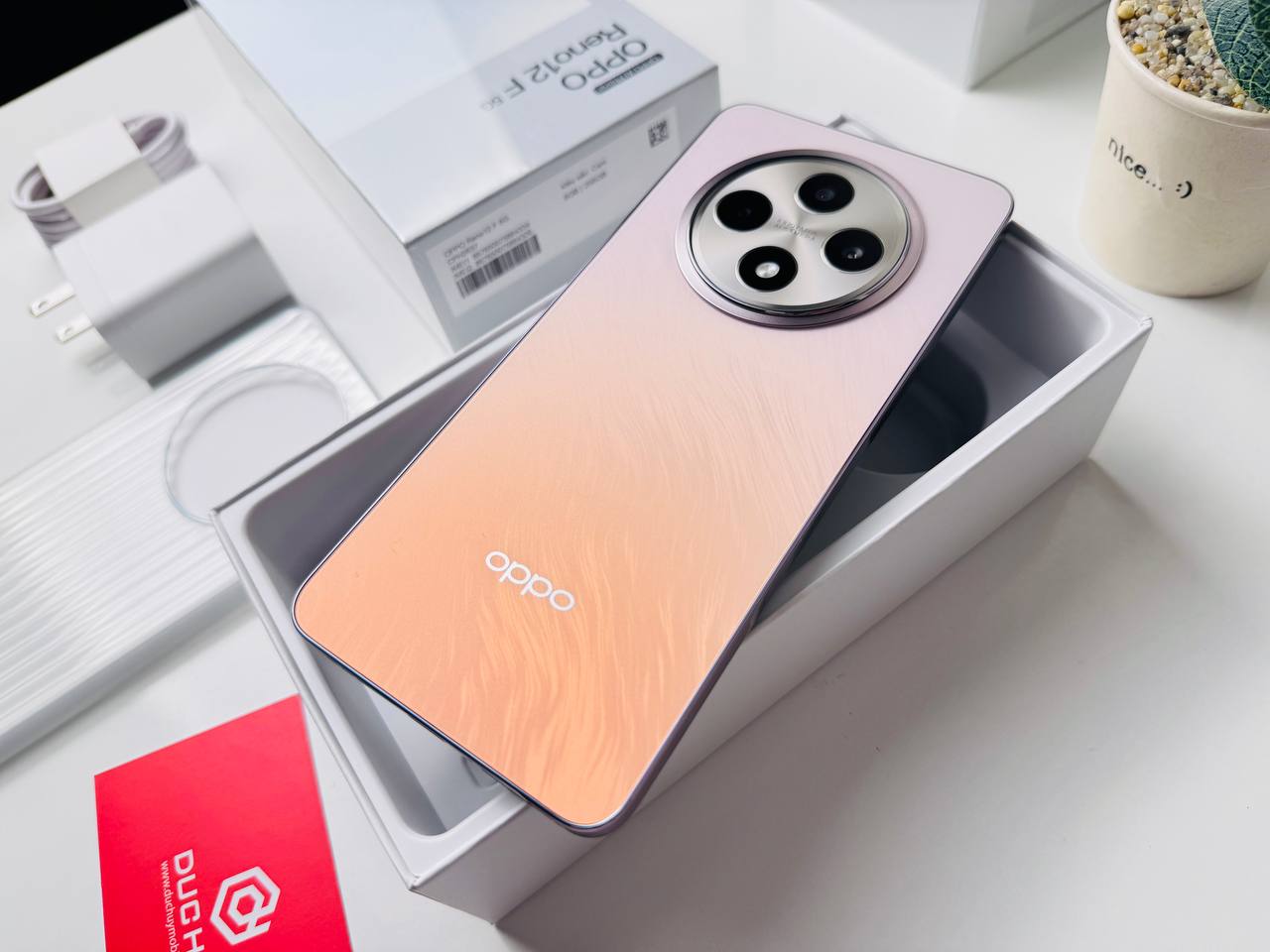 OPPO Reno 12F 5G có thiết kế trẻ trung