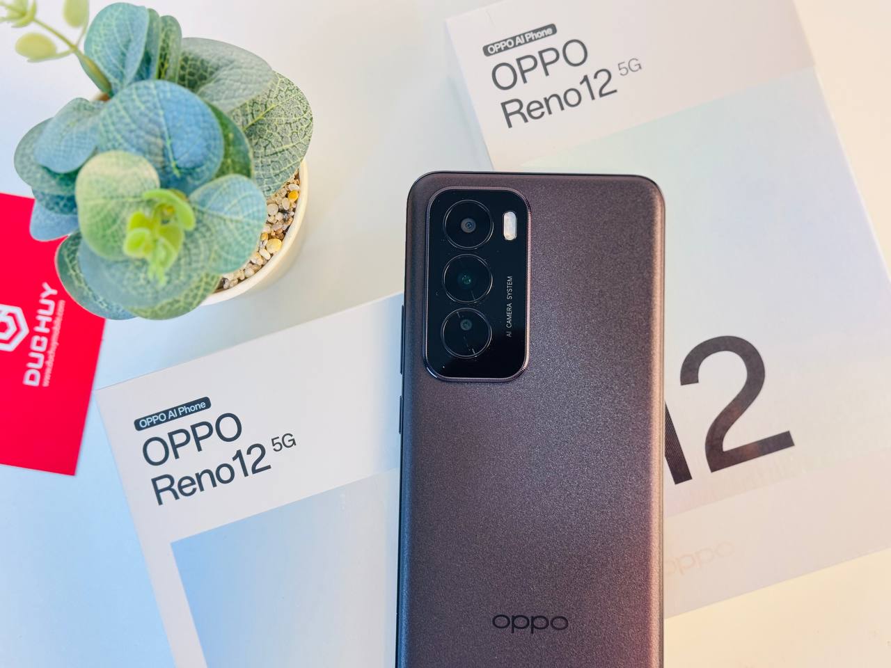 OPPO Reno12 5G màu nâu cực đẹp