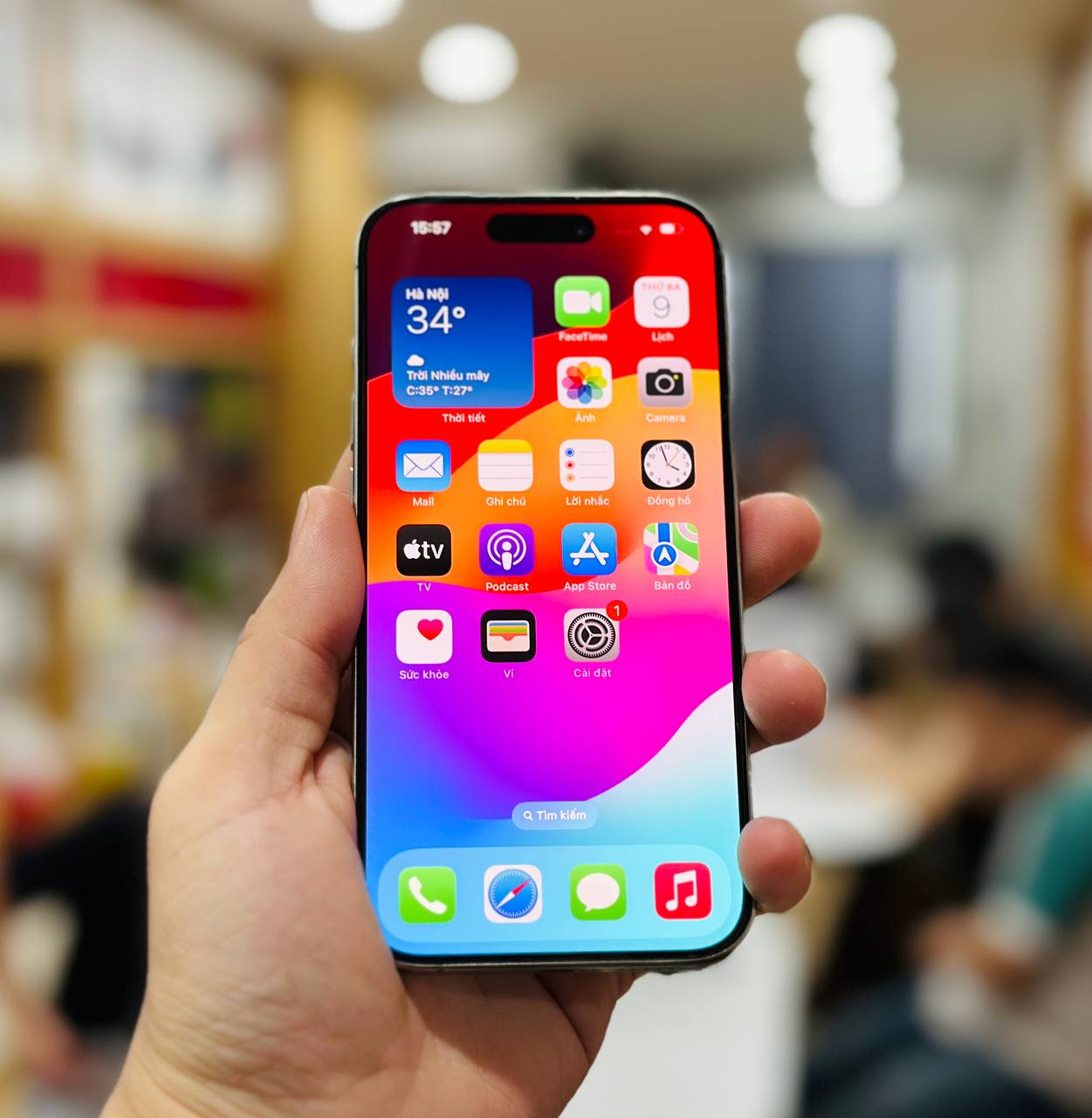 Màn hình OLED cùng độ phân giải cao của iPhone 15 Pro 128GB cũ