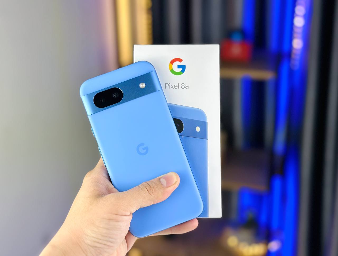 Google Pixel 8a phiên bản màu xanh dương cực đẹp