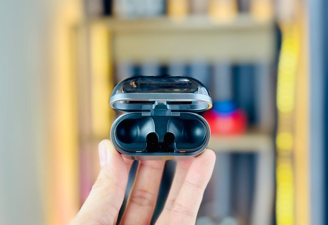 Samsung Galaxy Buds 3 Pro có nhiều tiện ích như Dolby Atmos, Auracast Adaptive Noise