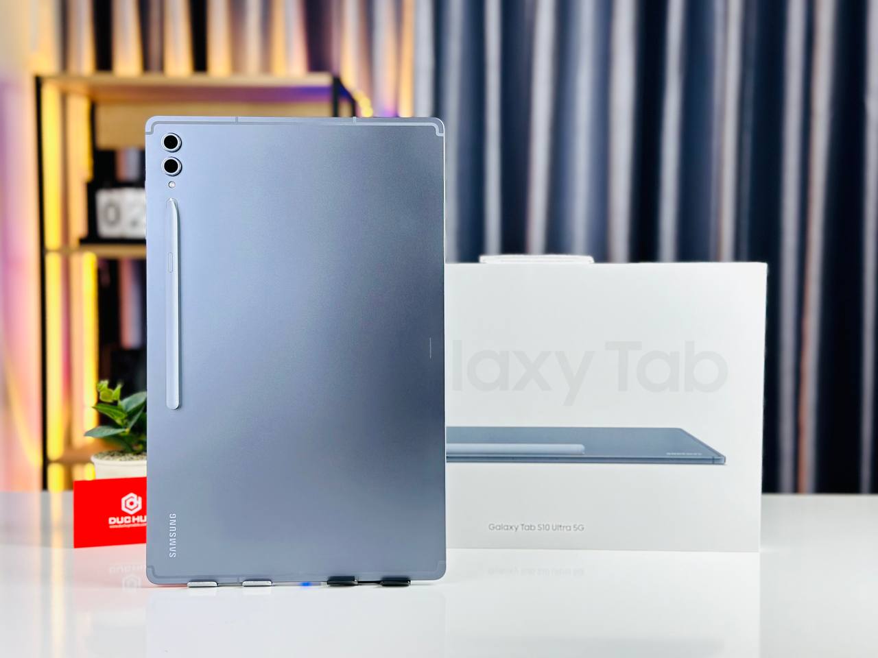 Galaxy Tab S10 Ultra cũng hỗ trợ 1 SIM vật lý và 1 eSIM