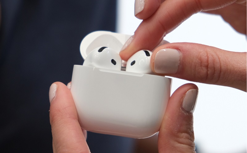 ngoại hình tai nghe AirPods 4 sang trọng