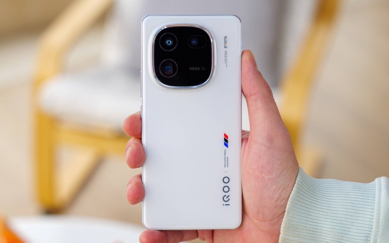 Cấu hình Vivo iQOO 13 5G