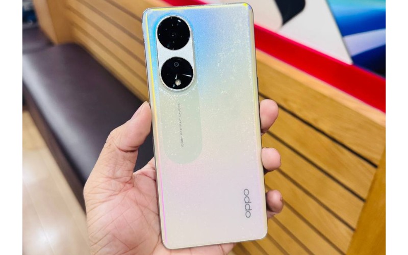 Điện thoại OPPO cũ xước cấn