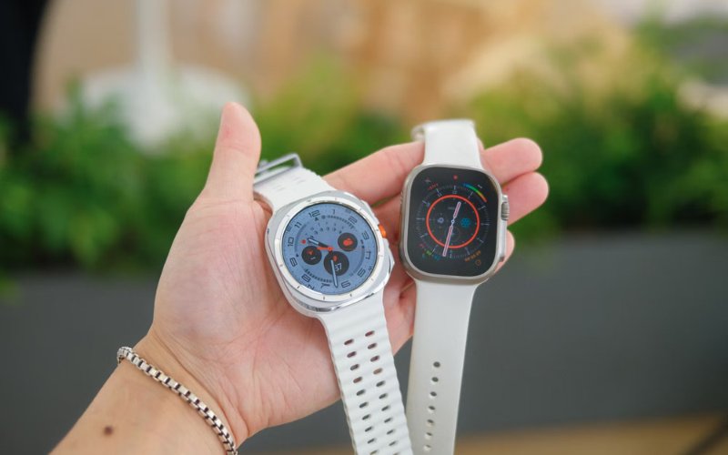 Samsung Galaxy Watch Ultra có thiết kế nút màu cam