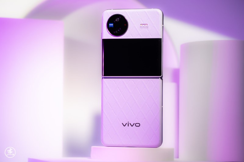 vivo X Flip đánh giá cấu hình giá bán 7