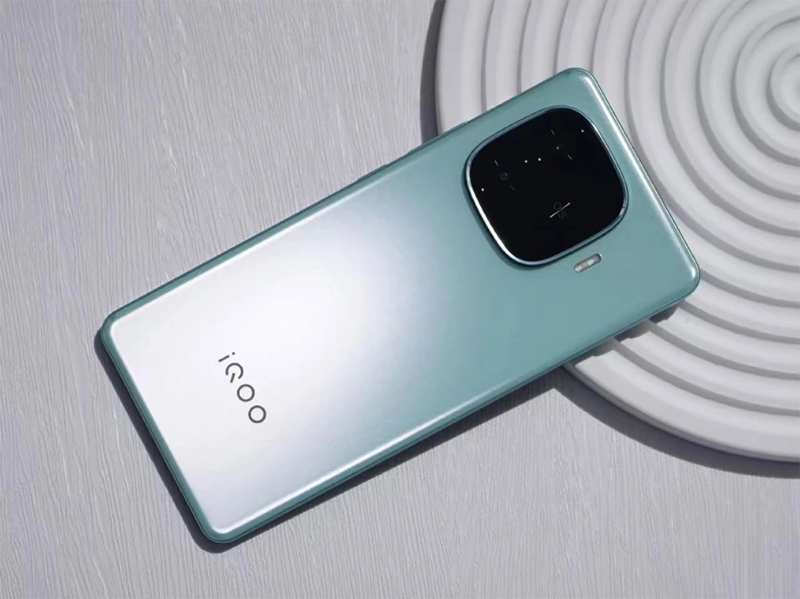 đánh giá Vivo iQOO Z9 Turbo Plus thiết kế