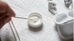 Hướng dẫn vệ sinh AirPods tại nhà đơn giản và hiệu quả