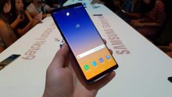 Trên tay Samsung Galaxy Note 9: Cấu hình khủng, bút S Pen nâng cấp