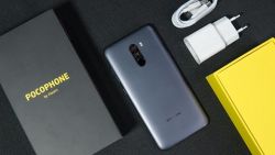 Mở hộp nhanh Xiaomi Pocophone F1: Snapdragon 845, pin 4000mAh