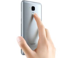 Huawei Honor 5C : Chip Kirin 650, 5,2inch, RAM 2GB, camera 13MP giá 3 triệu